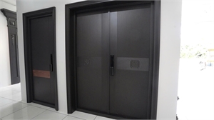 Cửa Nhôm Nguyên Tấm Có Bền Không? Tuổi Thọ Thực Tế Bao Lâu?