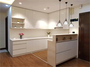 Tủ Bếp Gỗ Công Nghiệp – Vì Sao Vẫn Là Lựa Chọn Của Số Đông Giữa Nhiều Vật Liệu Mới?