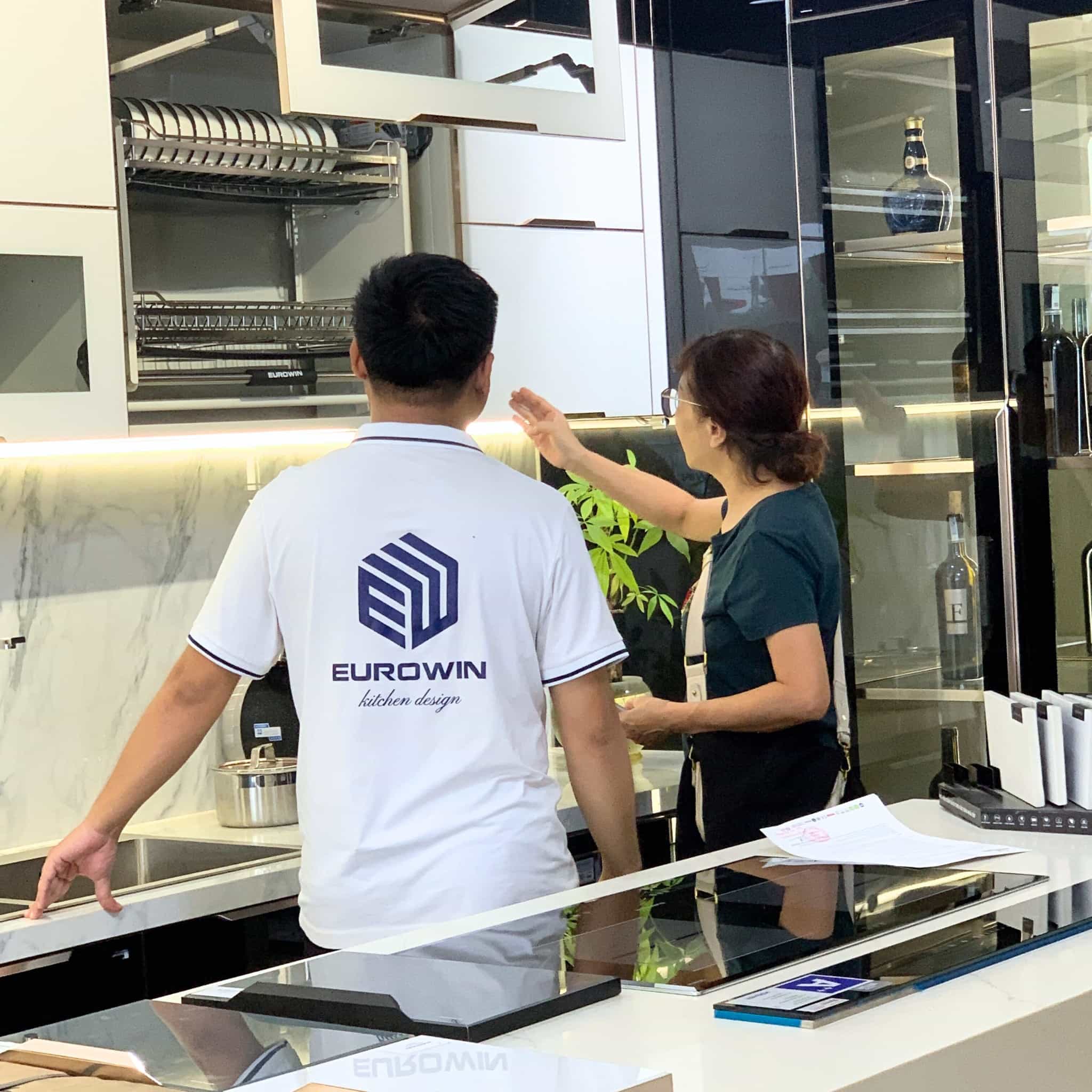 Những Sai Lầm Thường Gặp Khi Chọn Đơn Vị Làm Tủ Bếp – Chuyên Gia Eurowin Cảnh Báo