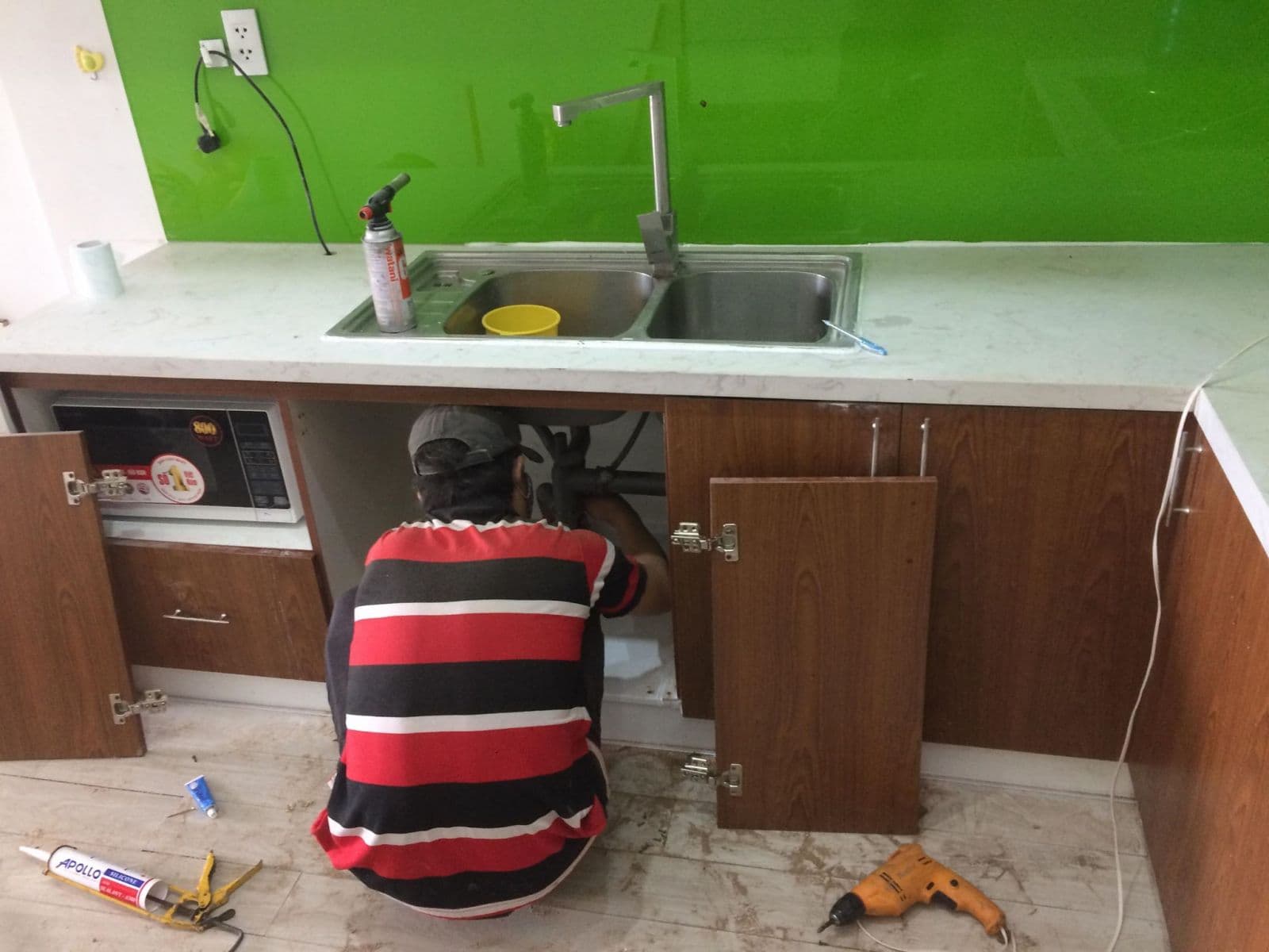 Hướng Dẫn Sử Dụng Phụ Kiện Tủ Bếp Thông Minh Đúng Cách