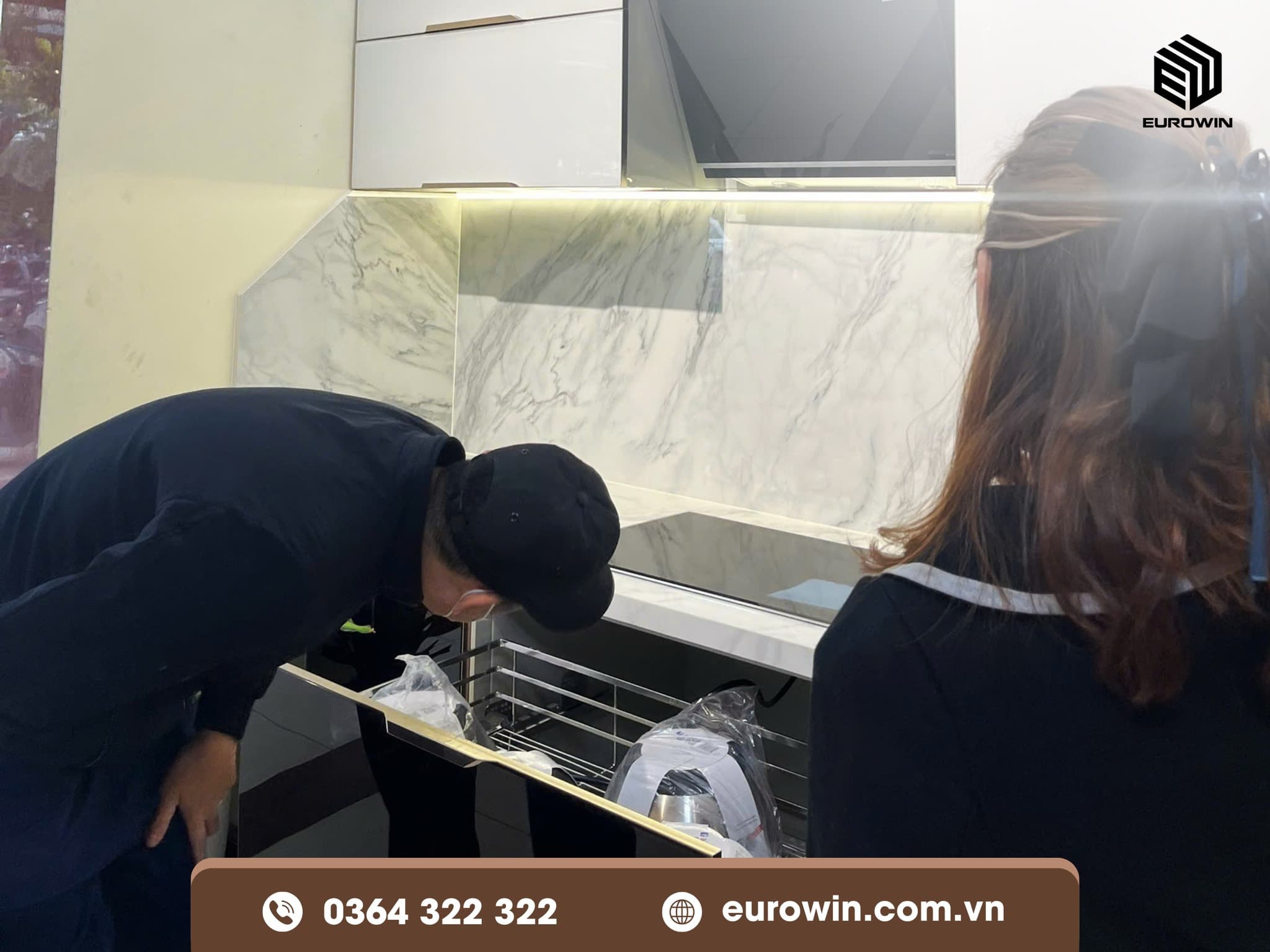 Chọn tủ bếp inox cánh kính nếu bạn muốn tối ưu vệ sinh