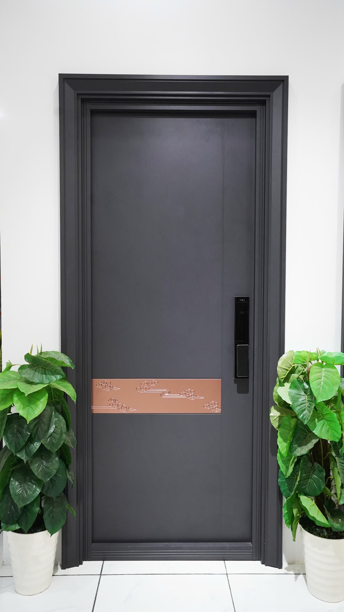 Cửa nhôm nguyên tấm có thiết kế cánh là tấm nhôm liền khối