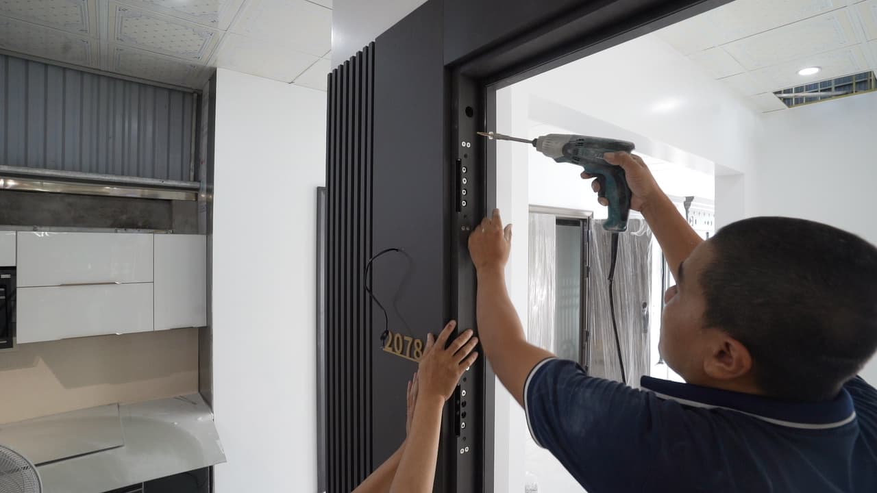 Thi công cửa nhôm nguyên tấm