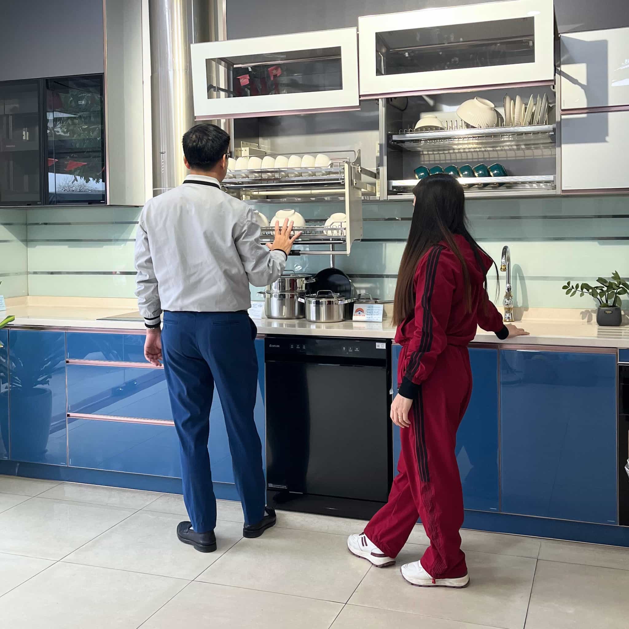 Những Sai Lầm Thường Gặp Khi Chọn Đơn Vị Làm Tủ Bếp – Chuyên Gia Eurowin Cảnh Báo