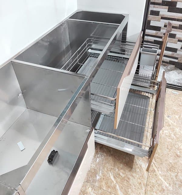 Xu Hướng Thiết Kế Tủ Bếp Inox Cánh Kính Cho Căn Hộ Hiện Đại – Khi Gu Thẩm Mỹ Chạm Đến Công Năng