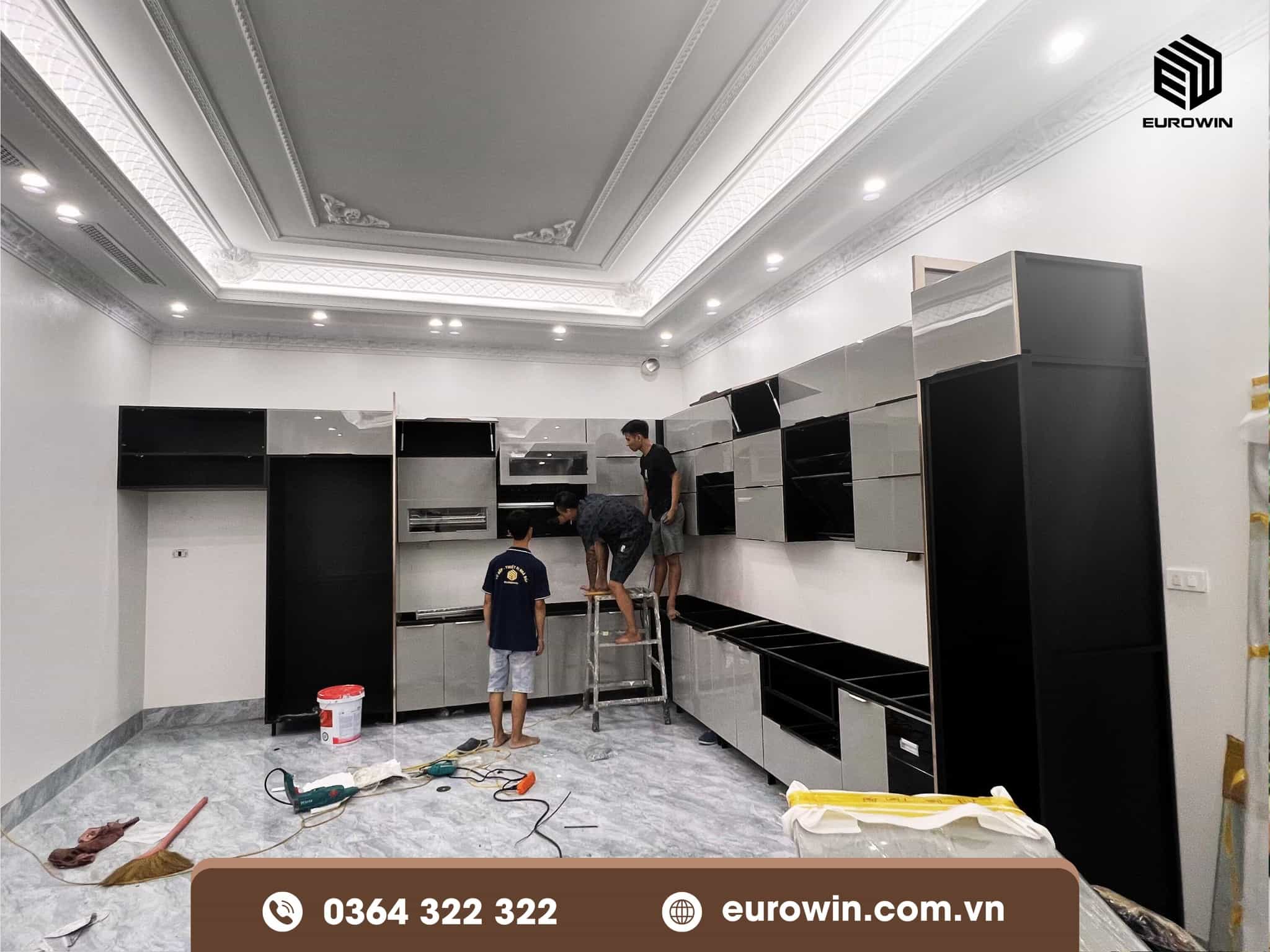 Tủ Bếp Inox Cánh Kính Cường Lực – Độ Bền Thực Tế Qua Nhiều Năm Sử Dụng