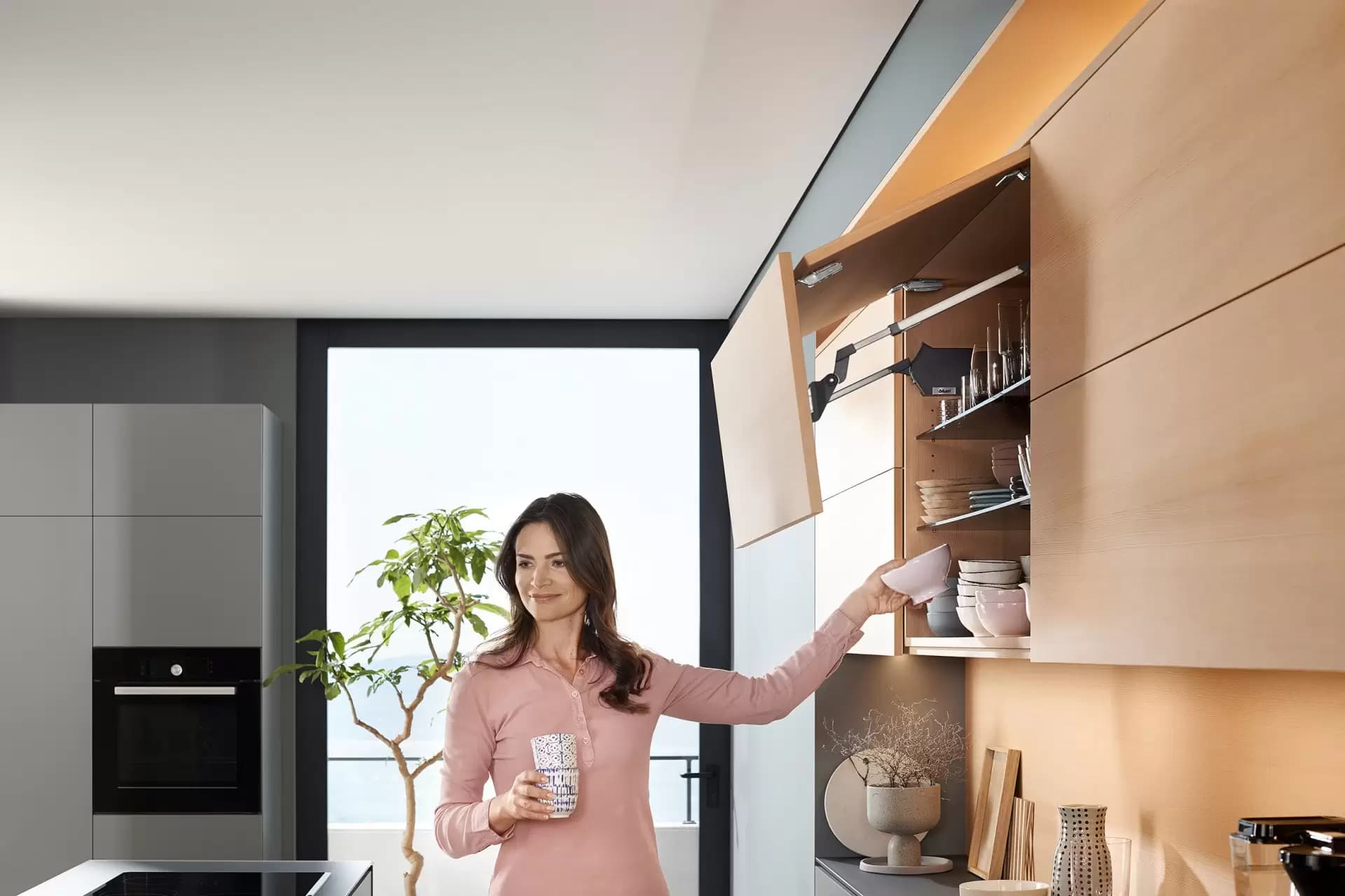 Làm Sao Để Tủ Bếp Luôn Gọn Gàng? Câu Trả Lời Nằm Ở Phụ Kiện
